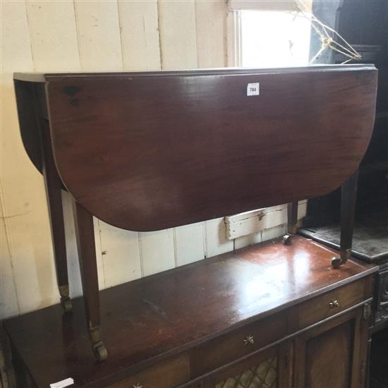 Georgian mahogany drop leaf table(-)